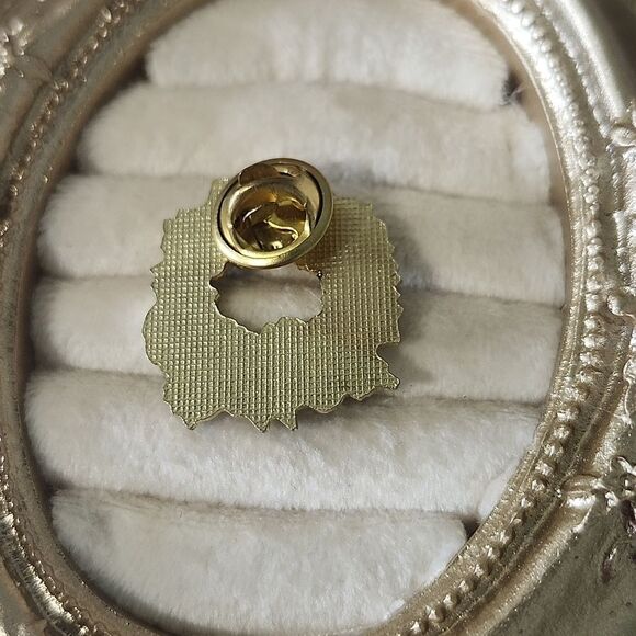 Festive Holiday Wreath Brooch Pin with Red Bow Vintage - Picture 3 of 4